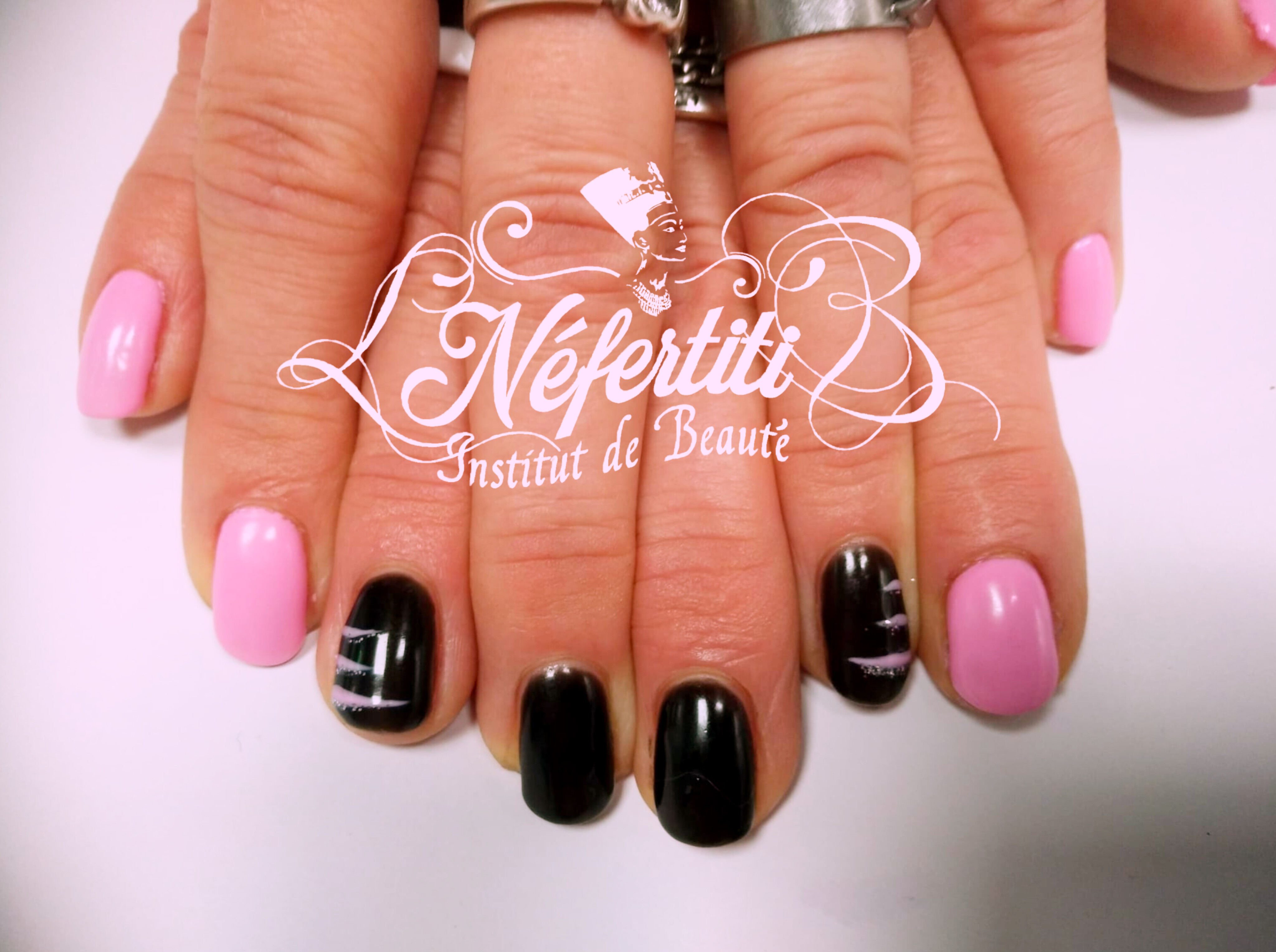 Photo de la catégorie BEAUTE DES MAINS