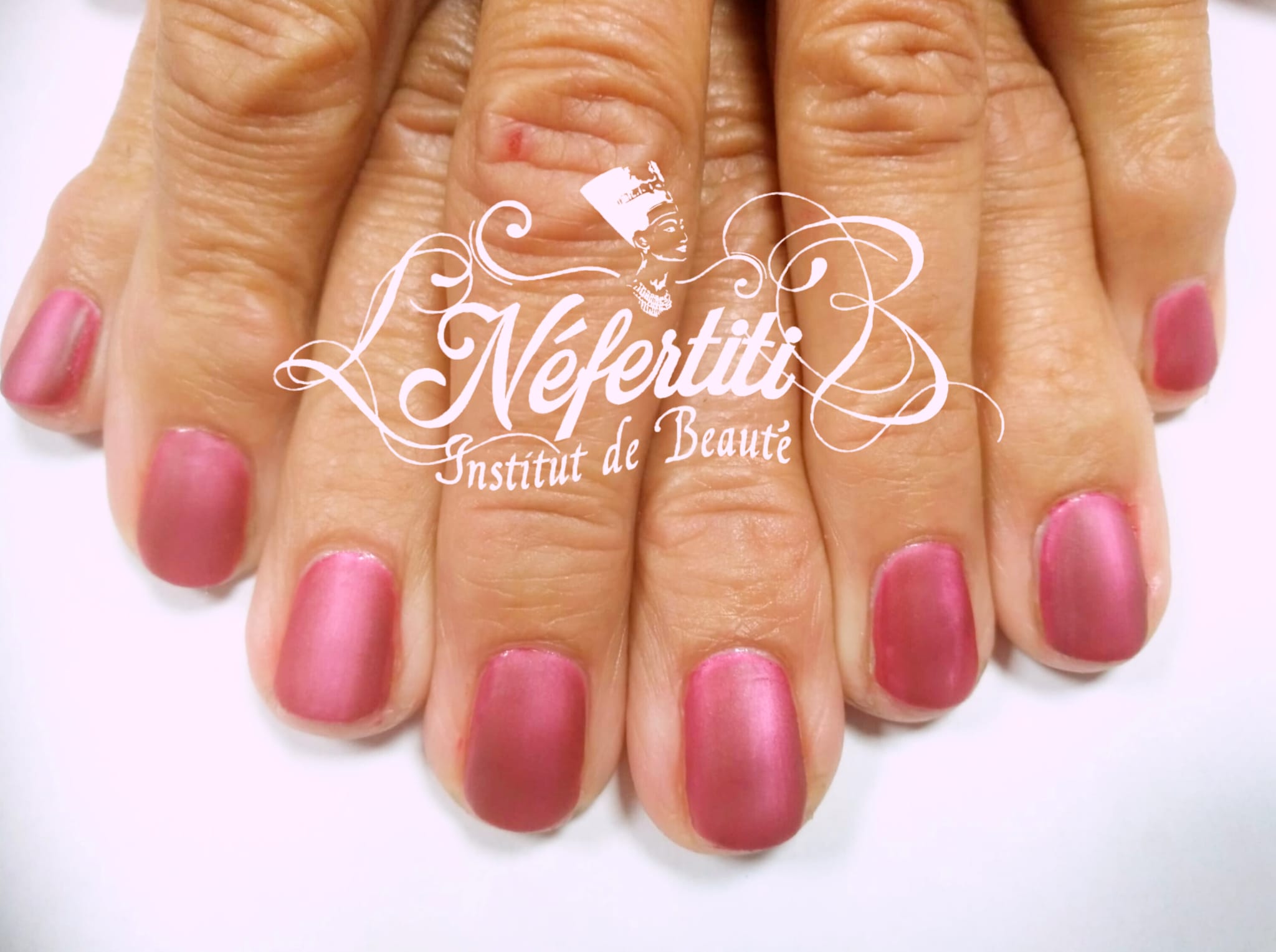 Voir les photos : BEAUTE DES MAINS